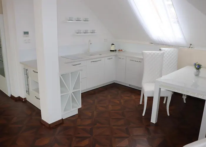 Viliam Frano Szálloda Nyitra